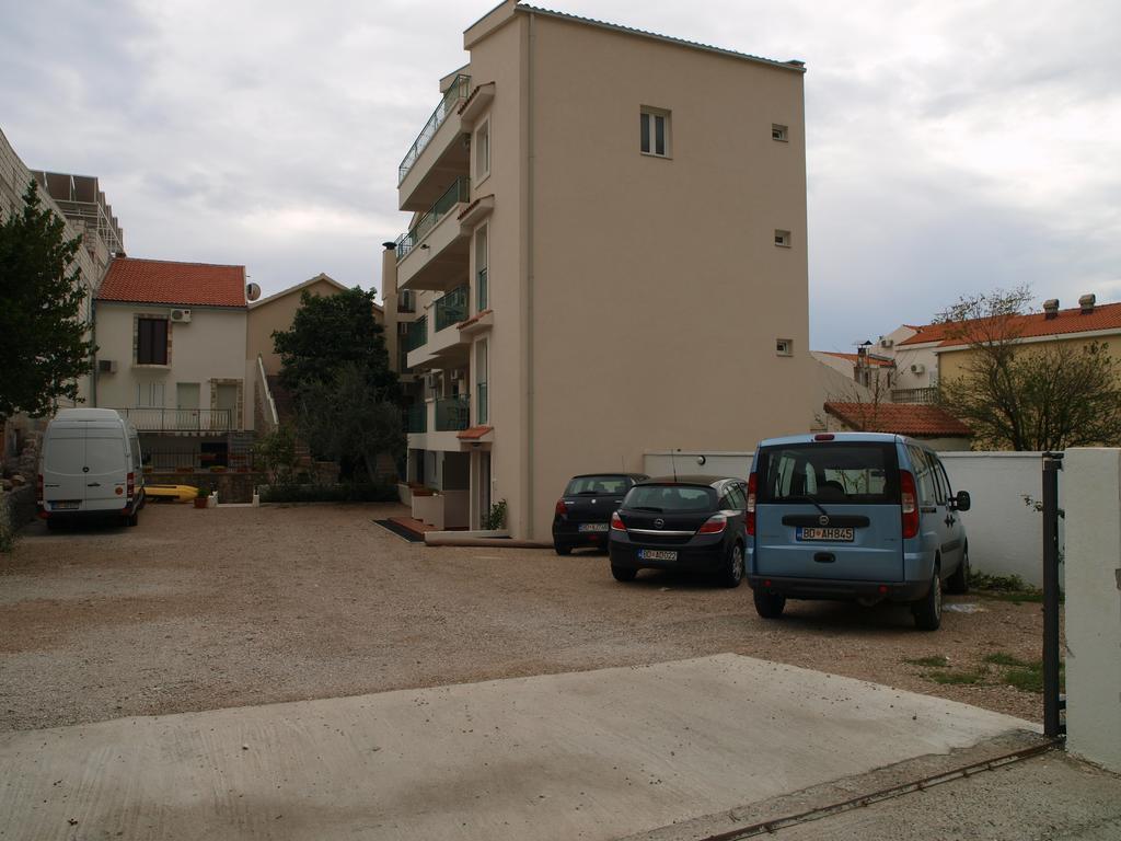Apartments Obala Dragovic Petrovac Bagian luar foto
