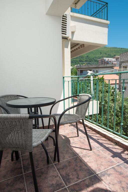 Apartments Obala Dragovic Petrovac Bagian luar foto